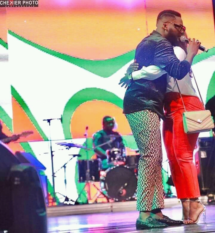Carmen Sama, la veuve de DJ Arafat, fait une apparition remarquée au concert de Dj Mix (Photos)