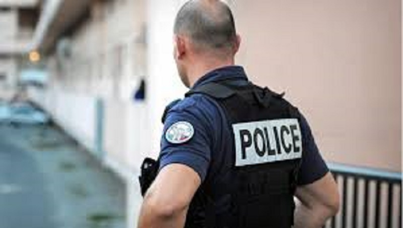 Ce policier ramène un bébé de 2 mois à la vie