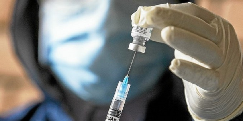 L’effet d’un vaccin russe contre le Covid-19 évalué par un chercheur