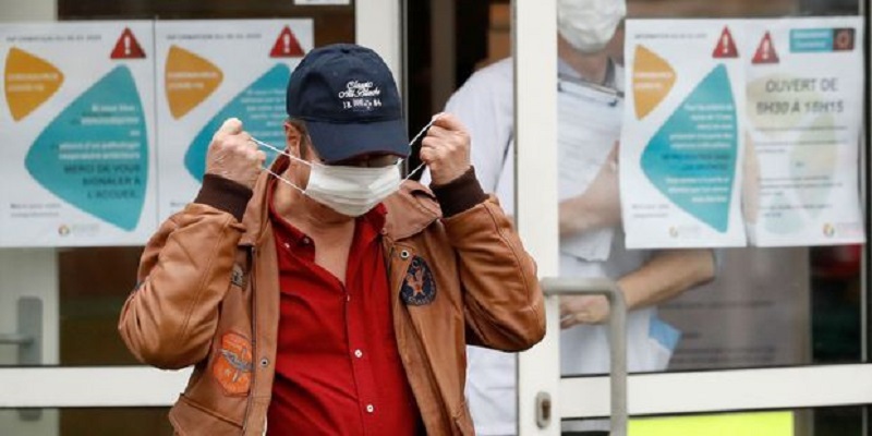 « C’est la réalité des faits, le Covid-19 revient », estime un infectiologue
