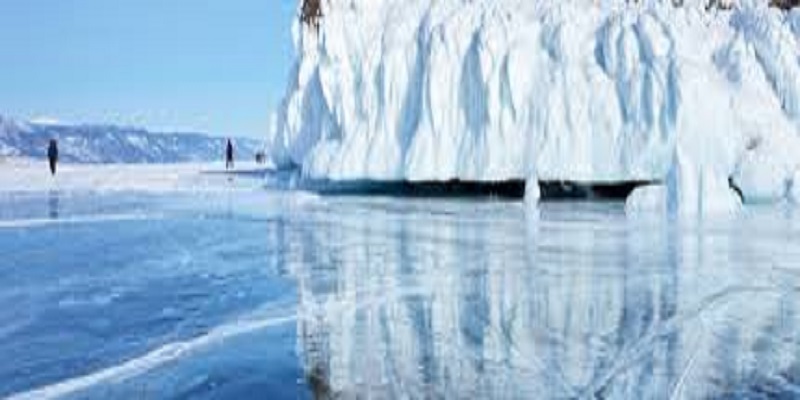 Cette image d’un repas figé en l’air par le froid glacial de Sibérie fait le buzz (photo)
