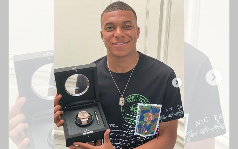 Cette nouvelle montre de Mbappé rend fou Griezmann et les joueurs du PSG