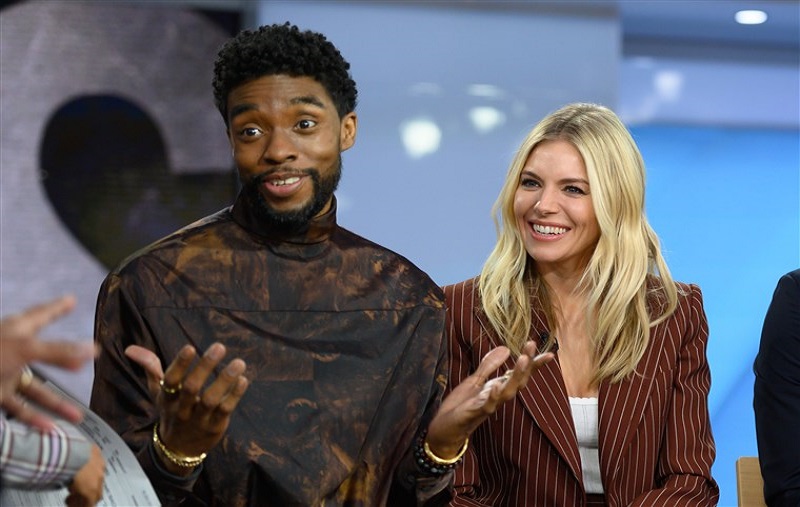 Chadwick Boseman : la surprenante révélation de Sienna Miller sur l’acteur