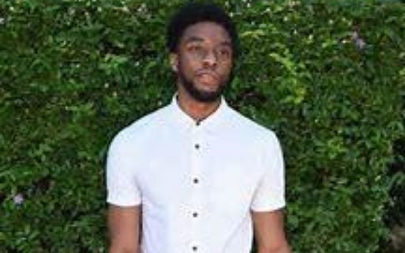 Chadwick Boseman moqué peu avant sa mort : les réseaux sociaux mis en cause