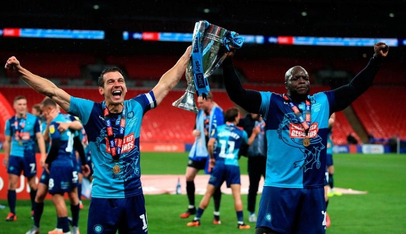 Championship : Qui est Adebayo Akinfenwa, le joueur le plus costaud du monde ?