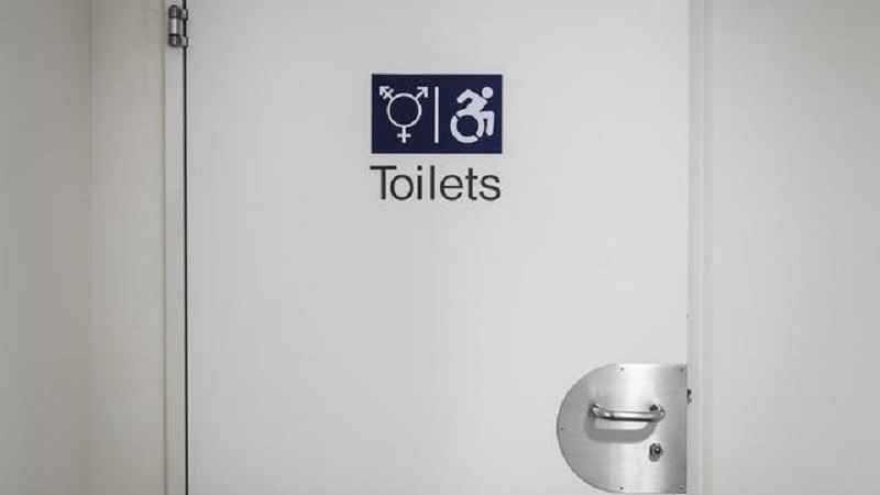 Chine : une entreprise pénalise les passages aux toilettes de ses employés ; la raison