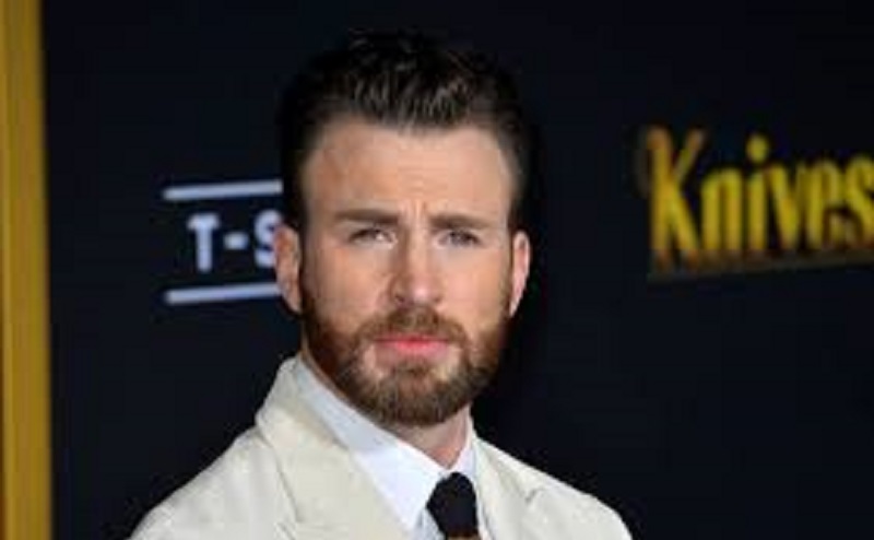 Chris Evans : l’acteur poste accidentellement une photo de son se3e en érection