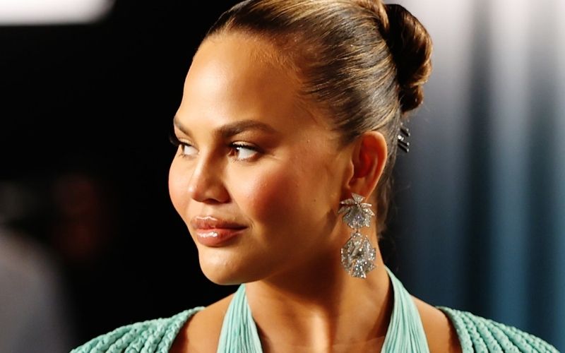 Chrissy Teigen en pleine dépression : elle n’a pas surmonté sa fausse couche
