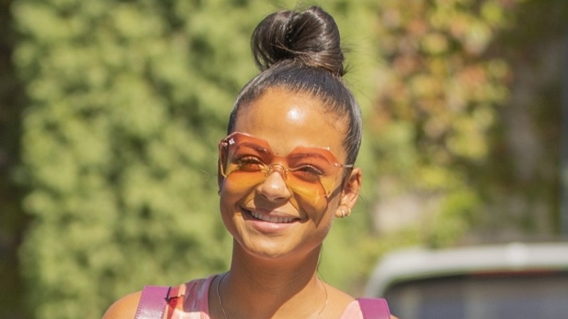 Christina Milian en bikini : sa technique astucieuse pour cacher son baby bump (photos)
