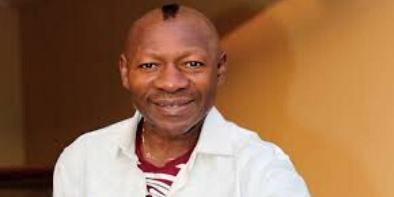 Clash Maahlox et Kerozen : l’artiste Camerounais Nyangono du Sud vol au secours de Maalhox