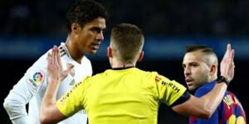 Clasico : le Real Madrid crie au scandale contre l’arbitrage