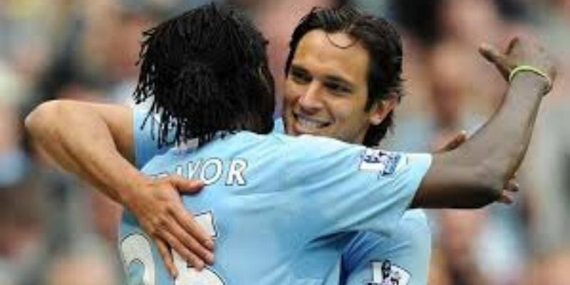 Club Olimpia : la formation paraguayenne compte bien réunir le duo Adebayor-Santa Cruz