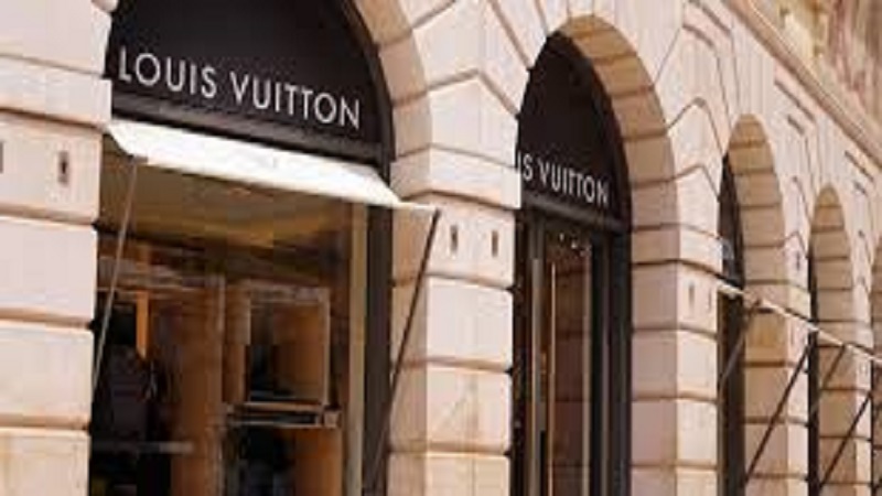 Coronavirus : Louis-Vuitton conçoit une visière de protection vendu à un prix exorbitant (photo)