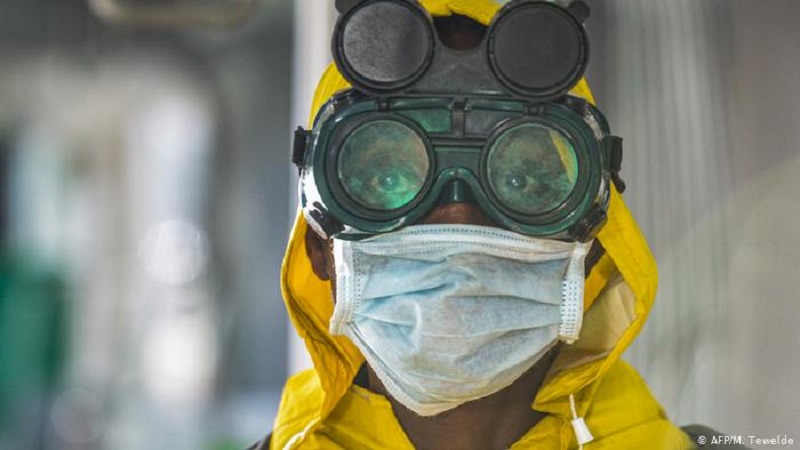 Coronavirus : l’Académie de médecine préconise le port obligatoire du masque pour tous