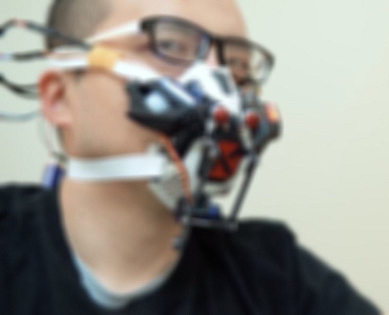 Coronavirus : ce masque se referme lorsque quelqu’un passe à côté