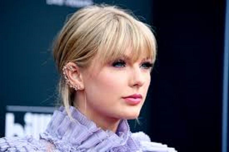 Taylor Swift : la star poursuivie en justice pour ce détail de son album