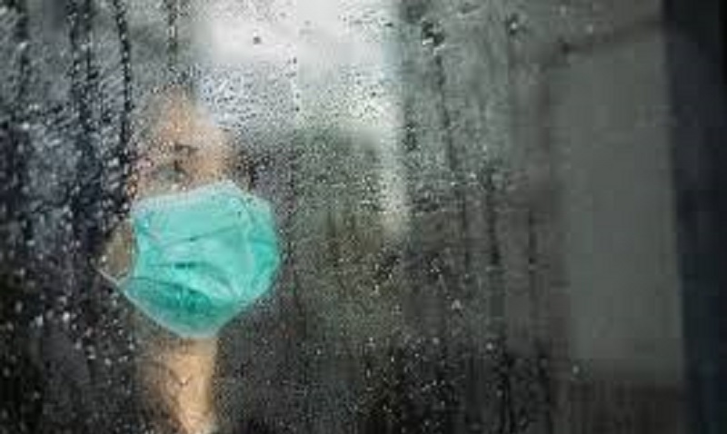 Coronavirus : le masque est-il toujours efficace sous la pluie?