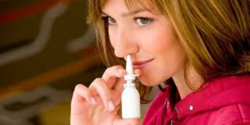 Coronavirus : pourquoi les sprays nasaux sont déconseillés ?