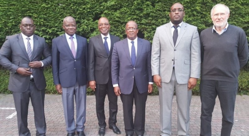 [Photo] Après sa libération sous condition, Gbagbo reçoit ses compagnons d’EDS