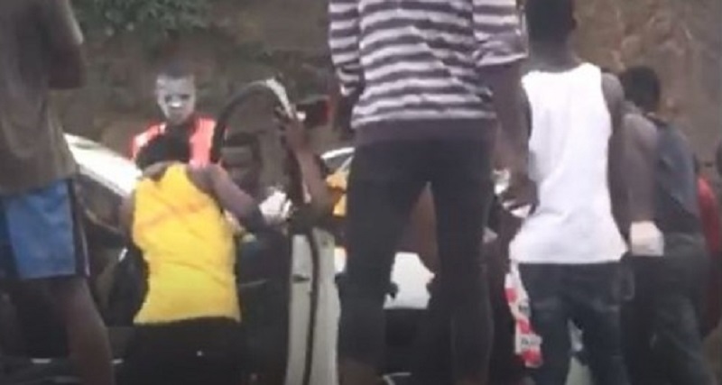 Côte d’Ivoire : Arrestation d’une dizaine de fans de Dj Arafat qui tentaient de prendre d’assaut Ivosep