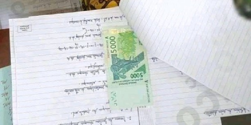 Côte d’Ivoire / Bac 2020 : un billet de 5 000 Fcfa et un mot découverts dans la copie d’un candidat (photo)