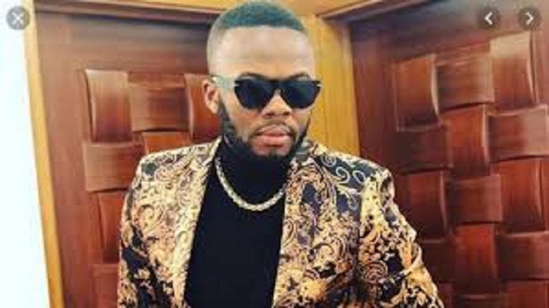 Quand Koffi Olomide se met bien sur la chanson « l’Elu » de Kerozen (vidéo)