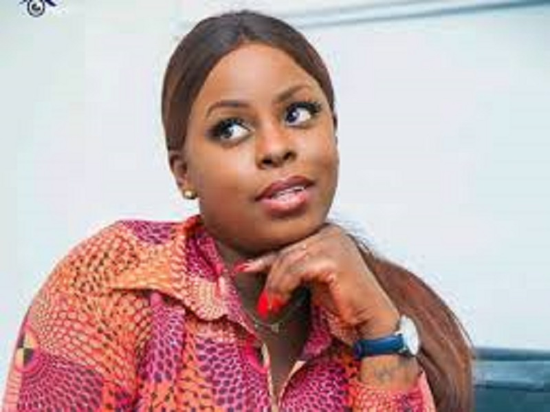Côte d’Ivoire / Yvidero : accusée de lesbienne, sa rivale Emmanuelle Kéïta clou