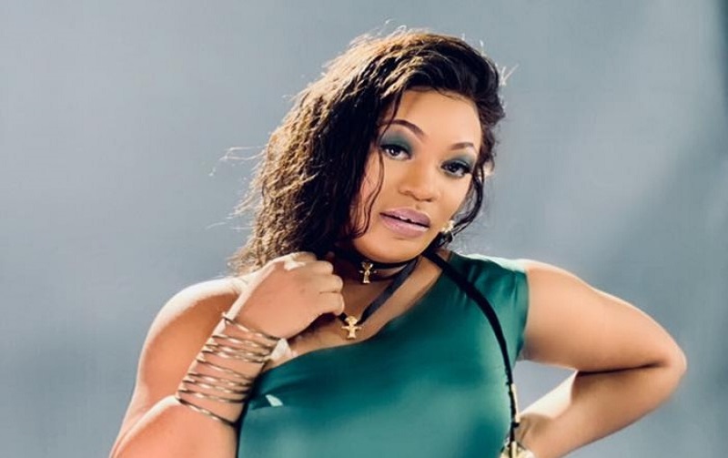 Côte d’Ivoire : accusée d’avoir volé un projet, Josey sort de ses gongs