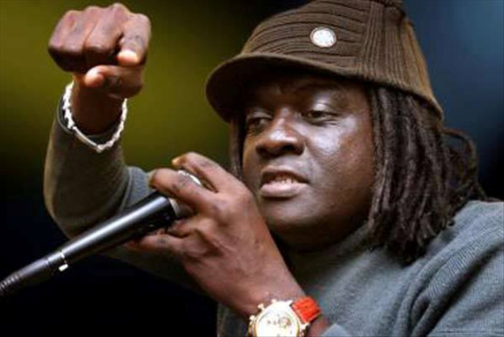 Côte d’Ivoire : l’artiste Serges Kassy « John Bri » se déchaîne contre le pouvoir Ouattara