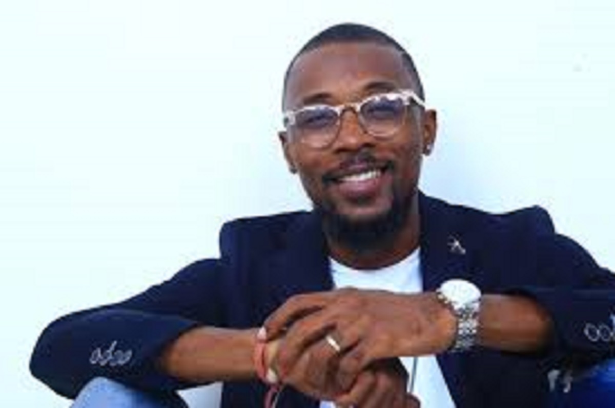 Côte d’Ivoire : quand Serge Beynaud se moque du mariage de Vitale