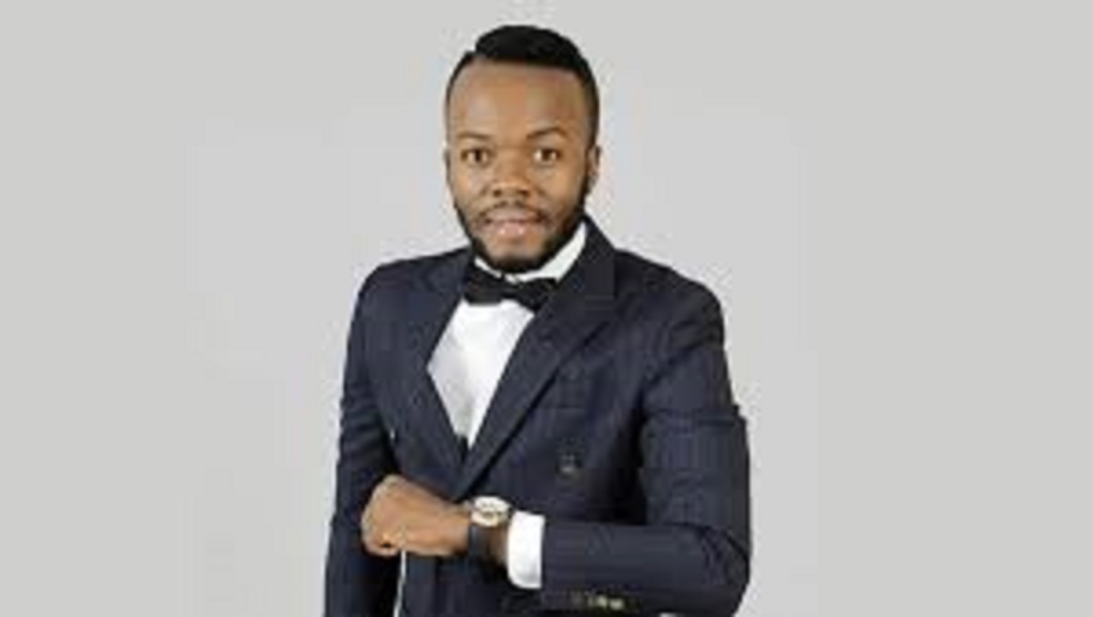 Côte d’Ivoire : que fait DJ Kerozen avec 7 filles vierges (photo)