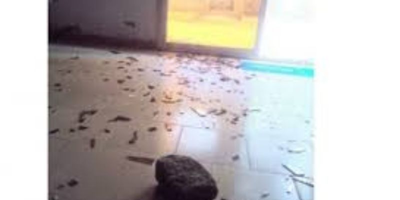 Côte d’Ivoire : excédé par les nuisances sonores d’une église, un médecin brise les vitres