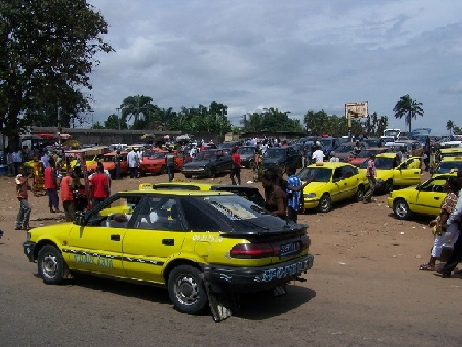 Côte d’Ivoire : un taximan écope de 6 mois de prison ferme pour incivisme