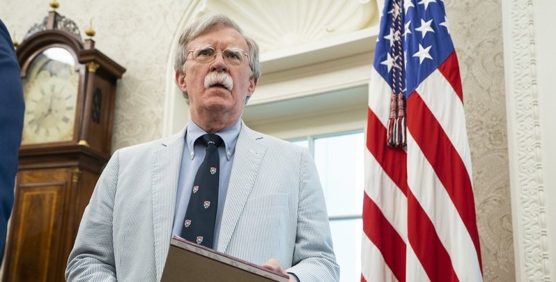 Coup de Tonnerre à la Maison Blanche : John Bolton viré par Donald Trump !