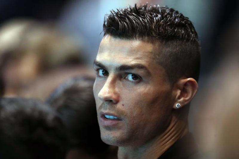 Stars : quand Cristiano Ronaldo a fait dompter Shakira, la partenaire de Gerard Pique (vidéo)