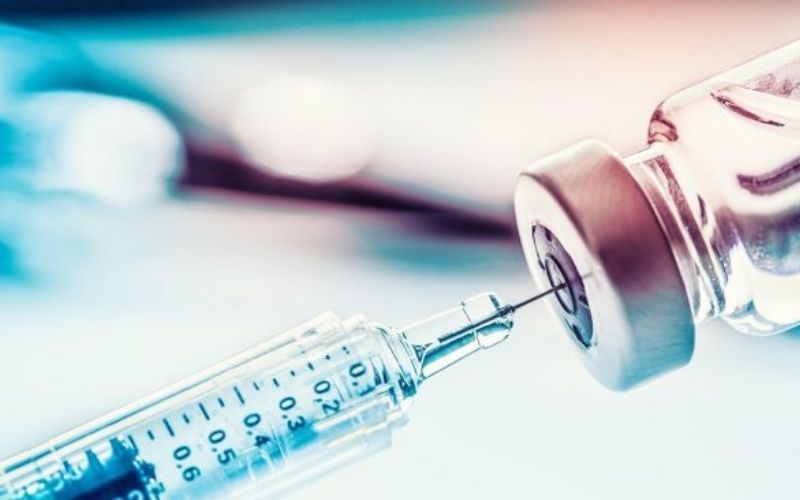 Insolite : il conçoit un «vaccin» en une demi-journée et le vend sans aucun test