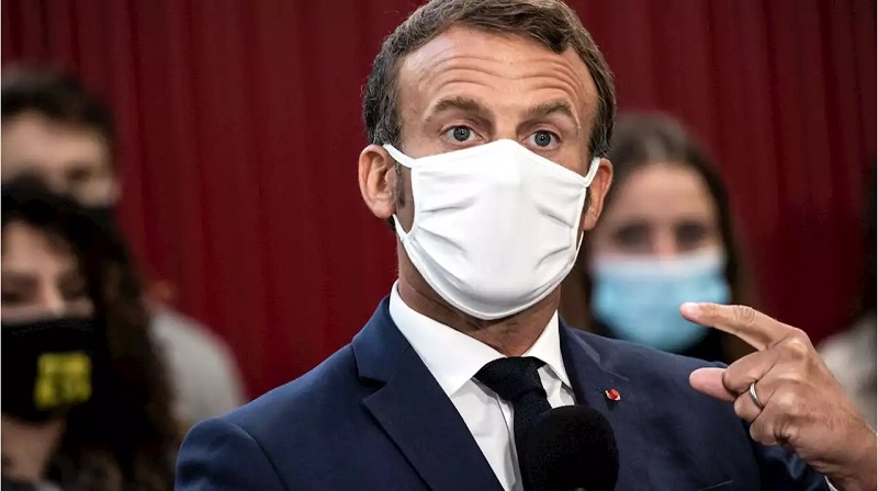 Covid-19 : Emmanuel Macron grondé par des enfants pour avoir enlevé son masque