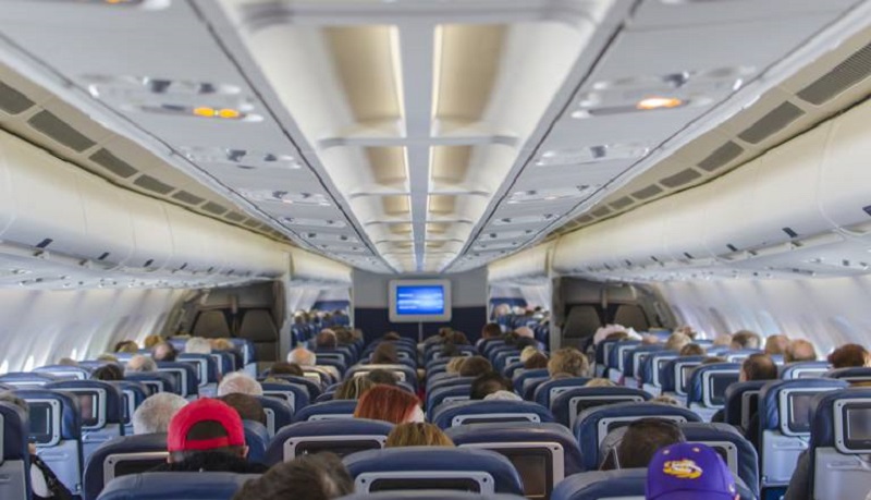 Covid-19 : cette surface à bord d’un avion serait la plus dangereuse pendant la pandémie