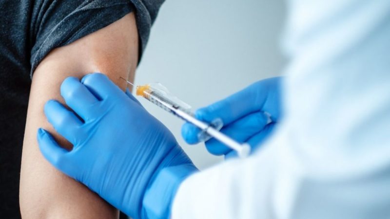 Covid-19 : faut-il faire un test avant de se faire vacciner ?