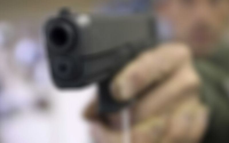 Covid-19 : il reproche à une mère et à son fils de ne pas respecter les gestes barrières et ouvre le feu