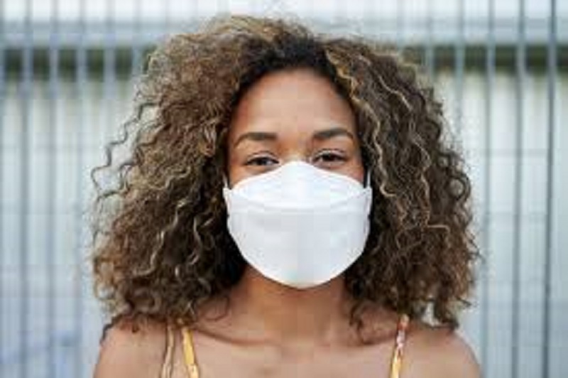 Covid-19 : le masque donne-t-il de l’acné ?