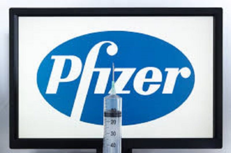 Covid-19 : le prix secret des vaccins publié sur Twitter ; Pfizer réagit