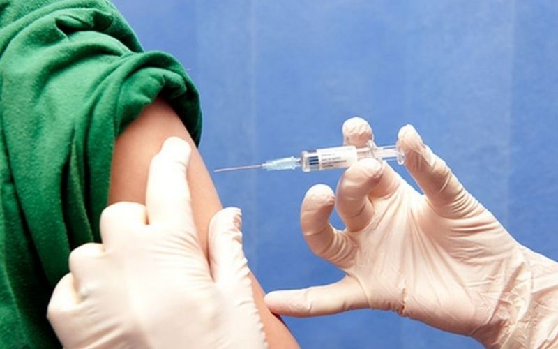 Covid-19 : faut-il vacciner les personnes ayant déjà été infectées par le virus ?