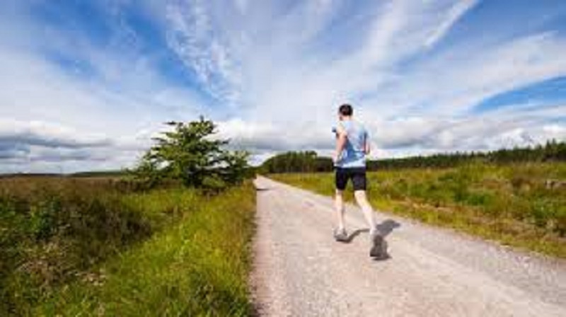 Covid-19 : quelles activités sportives comportent-elles le moins de risques de contamination ?