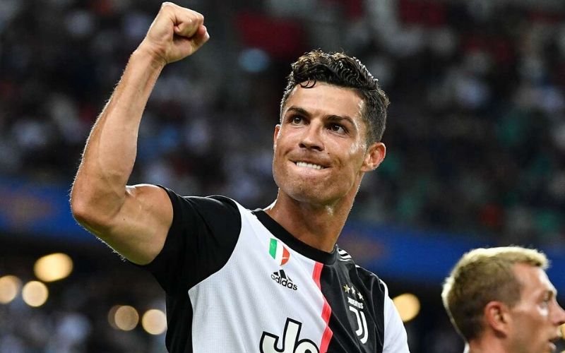 Cristiano Ronaldo réagit à sa présence dans le Onze de légende