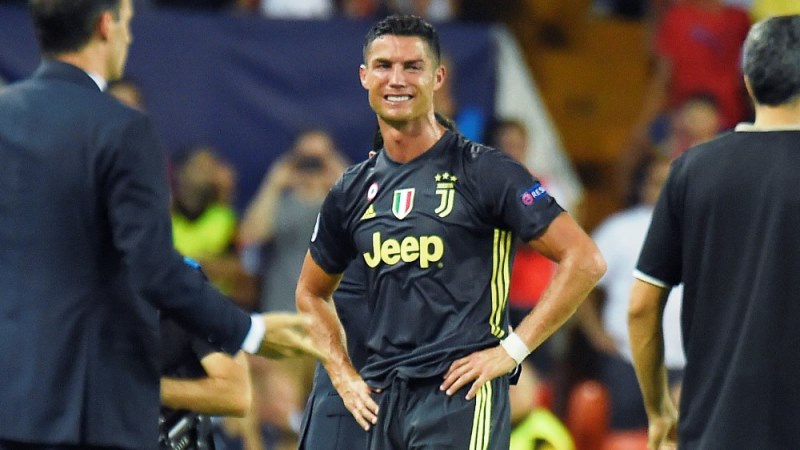 Cristiano Ronaldo reçoit un rouge pour la première fois en Ligue des Champions (vidéo)