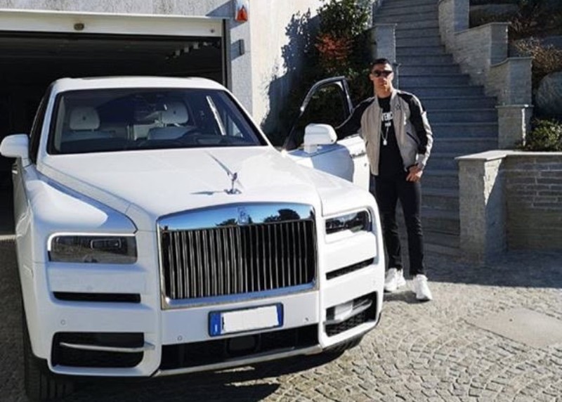 Cristiano Ronaldo : Montre de Luxe, île paradisiaque… voici les plus gros cadeaux qu’il a offerts à ses coéquipiers