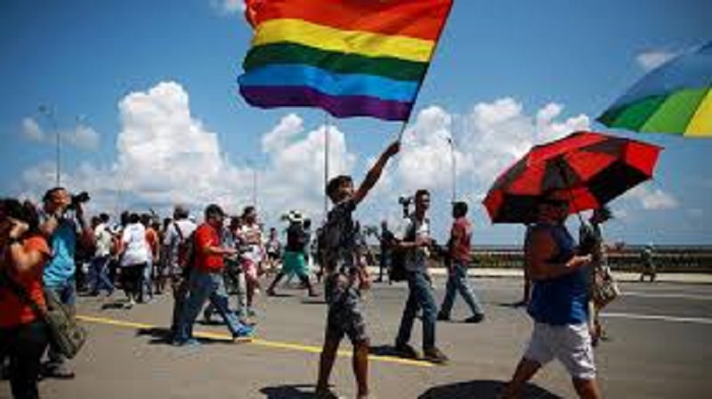 Ce jeune politicien scandalise les gays avec ses propos