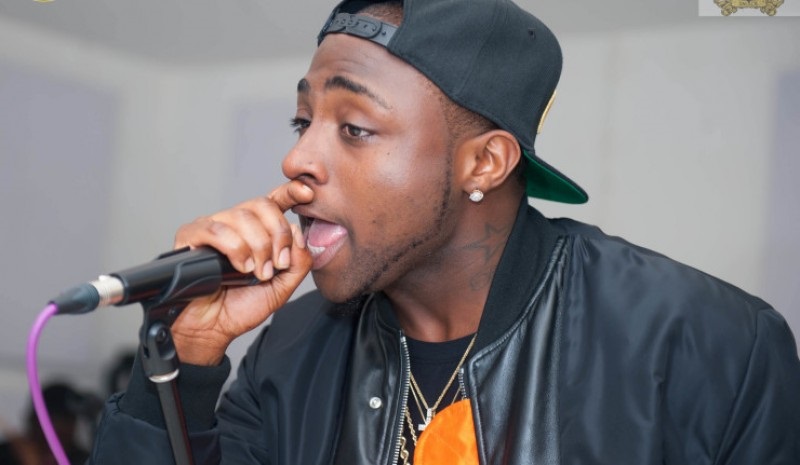 [Vidéo] Davido confirme son statut de star internationale à travers sa collaboration avec 50 Cent