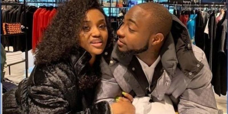 Davido : le chanteur tombe à nouveau sous le charme de son ex, Chioma ; son geste surprenant (photos)